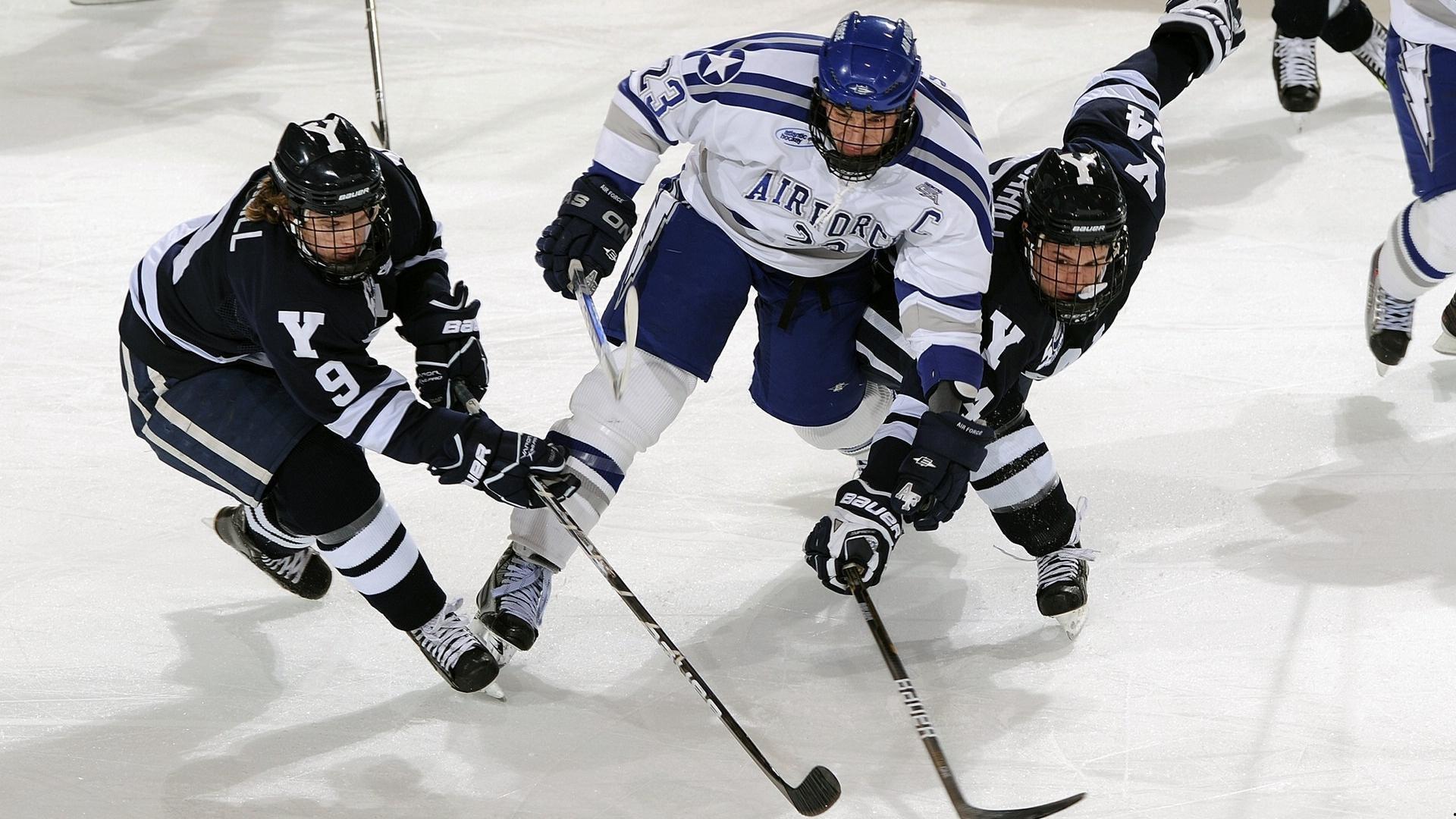 后防支柱突发伤情，贝尔奇切小腿拉伤黯然离场