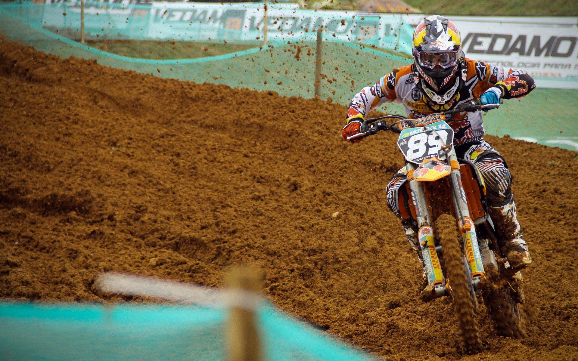 十六载功勋转身，卡塔尔足球黄金时代落幕