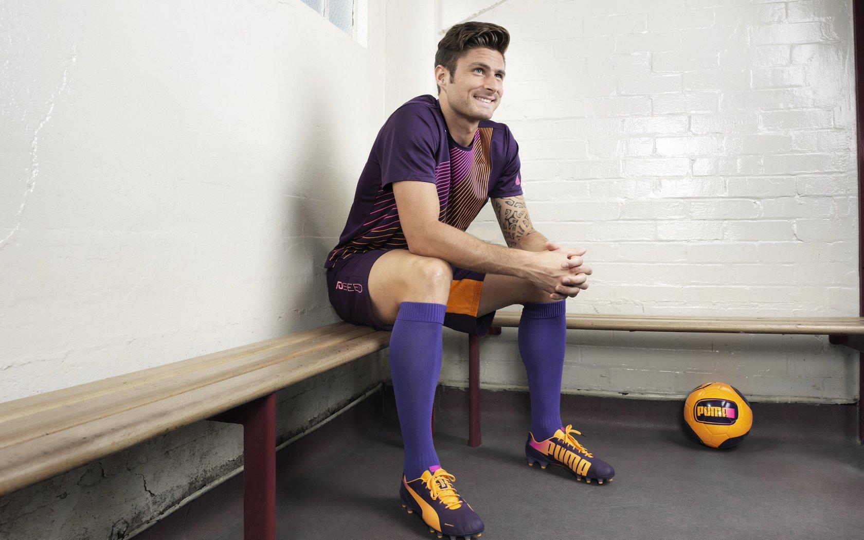 拜仁寻门将陷僵局，高层淡定引球迷焦虑